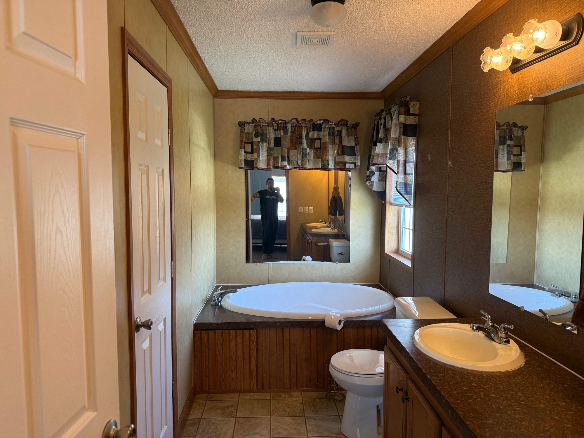 16-Apr 18 2026 09_40am-4xTn